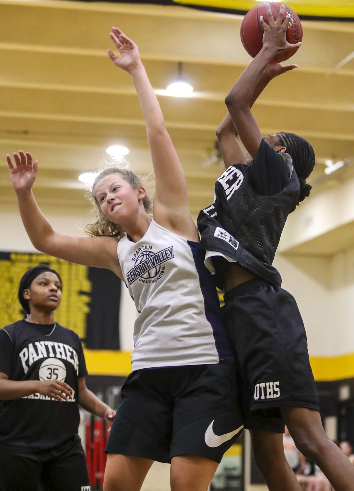 062819-mda-spt-girlshoops-003